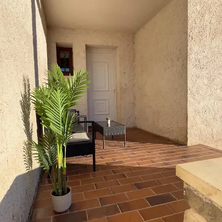 4 Bedroom House And Pool Saint-Hilaire-de-Brethmas