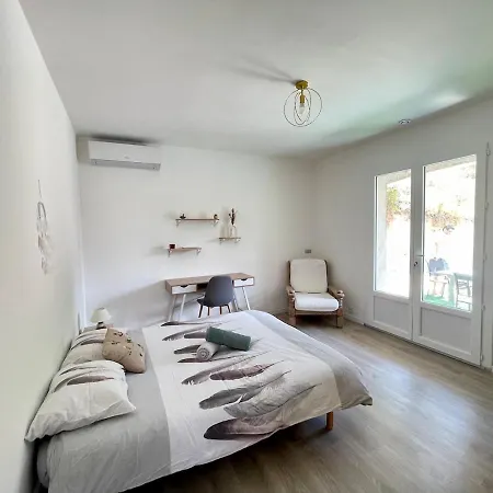 4 Bedroom House And Pool * Saint-Hilaire-de-Brethmas