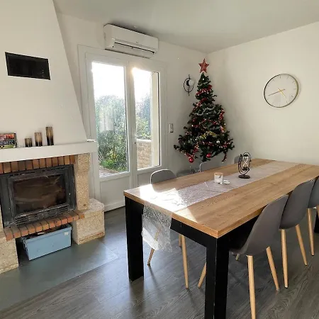 4 Bedroom House And Pool Casa vacanze Saint-Hilaire-de-Brethmas