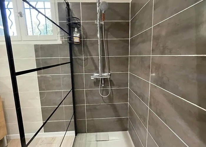 בית נופש 4 Bedroom House And Pool *