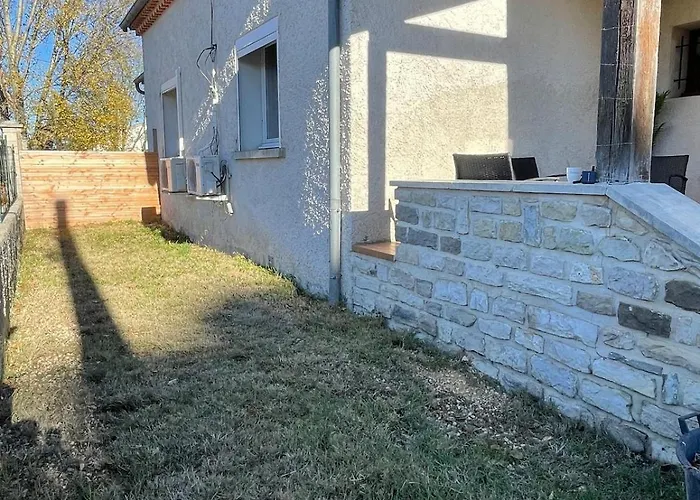 4 Bedroom House And Pool בית נופש Saint-Hilaire-de-Brethmas