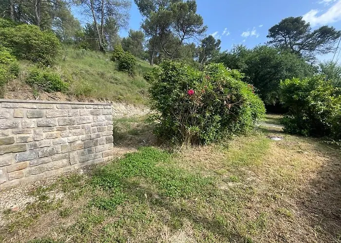 בית נופש 4 Bedroom House And Pool Saint-Hilaire-de-Brethmas