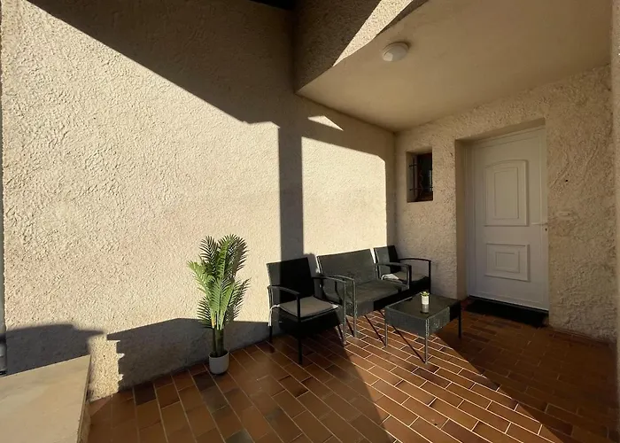 Nyaraló 4 Bedroom House And Pool Saint-Hilaire-de-Brethmas